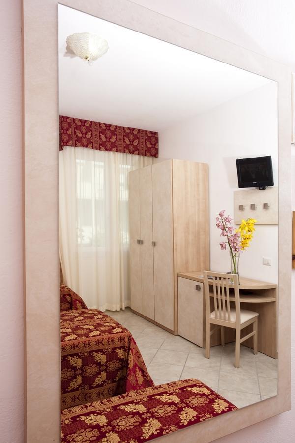 Hotel Rodi Cervia Buitenkant foto